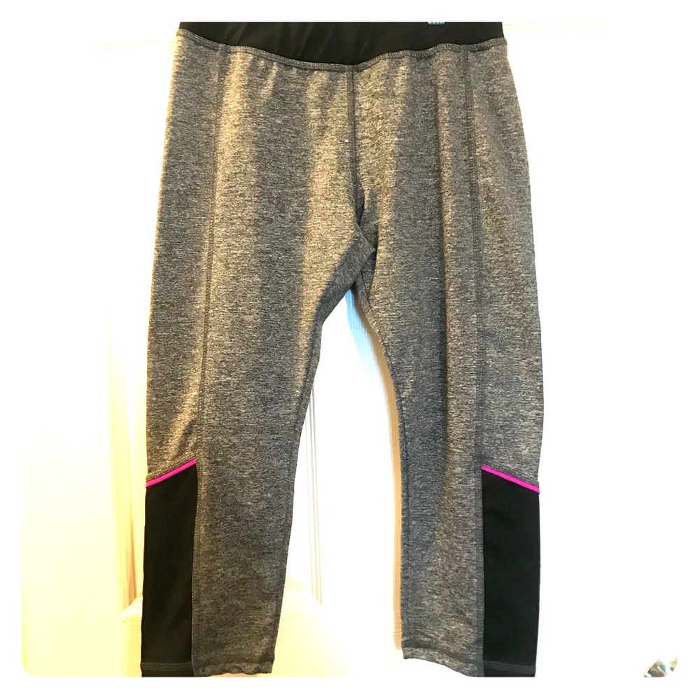 Athletic Yoga Capri Pants